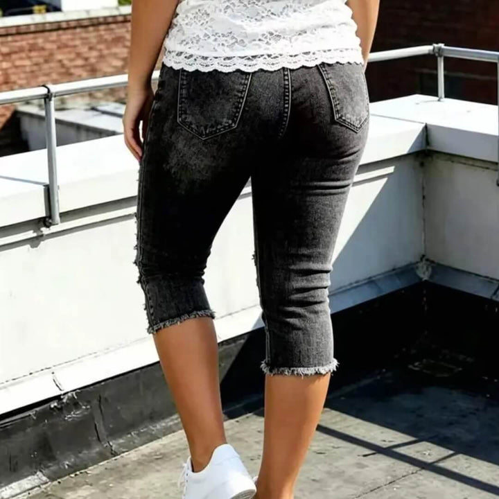 Amalfi Frayed Capri Jeans