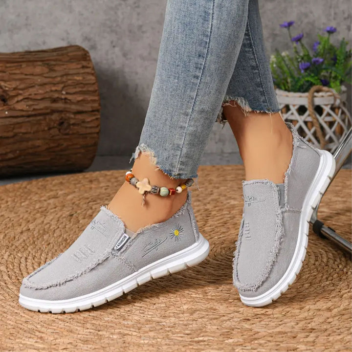 Emilia Daisy Embroidered Loafers