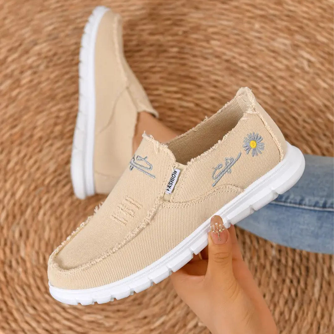 Emilia Daisy Embroidered Loafers