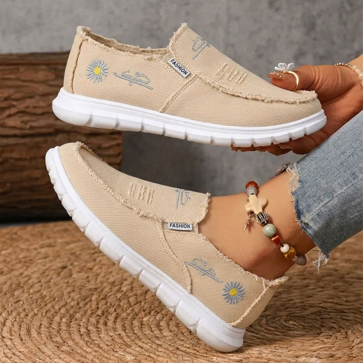 Emilia Daisy Embroidered Loafers
