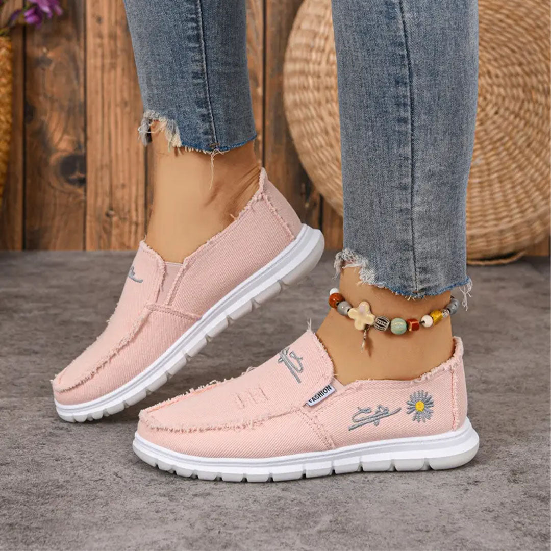 Emilia Daisy Embroidered Loafers
