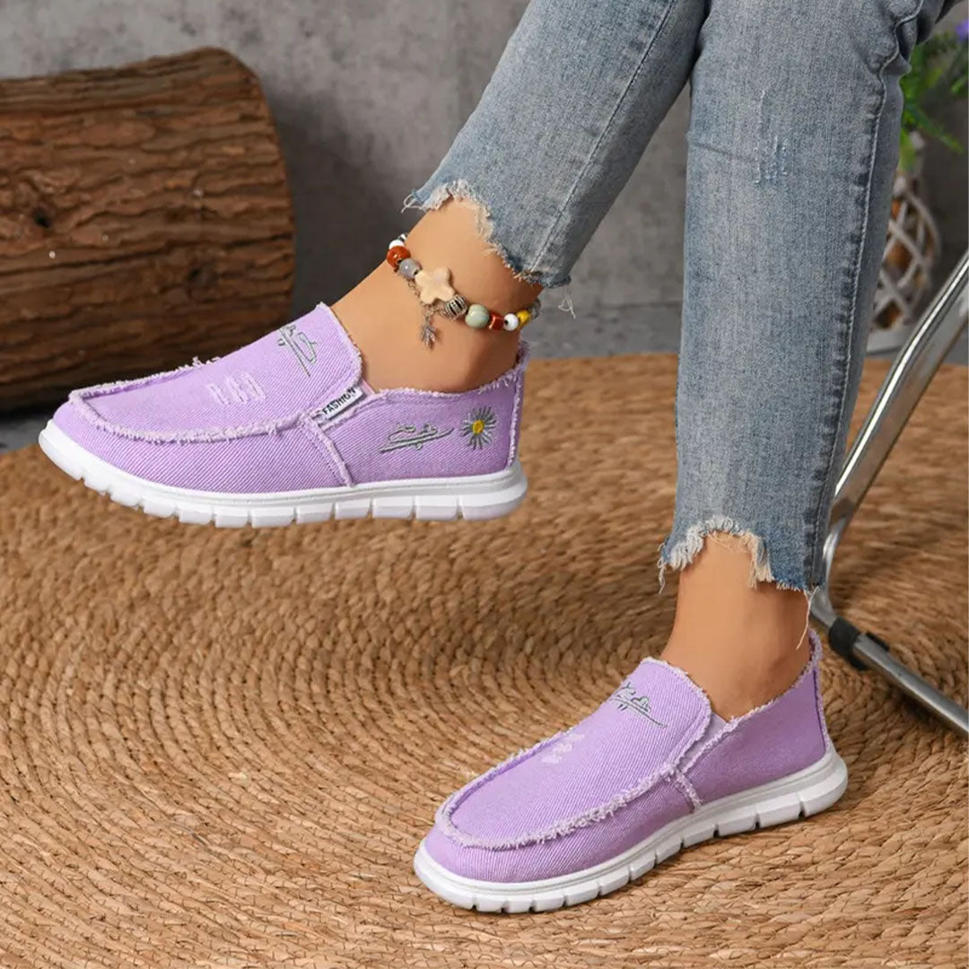 Emilia Daisy Embroidered Loafers